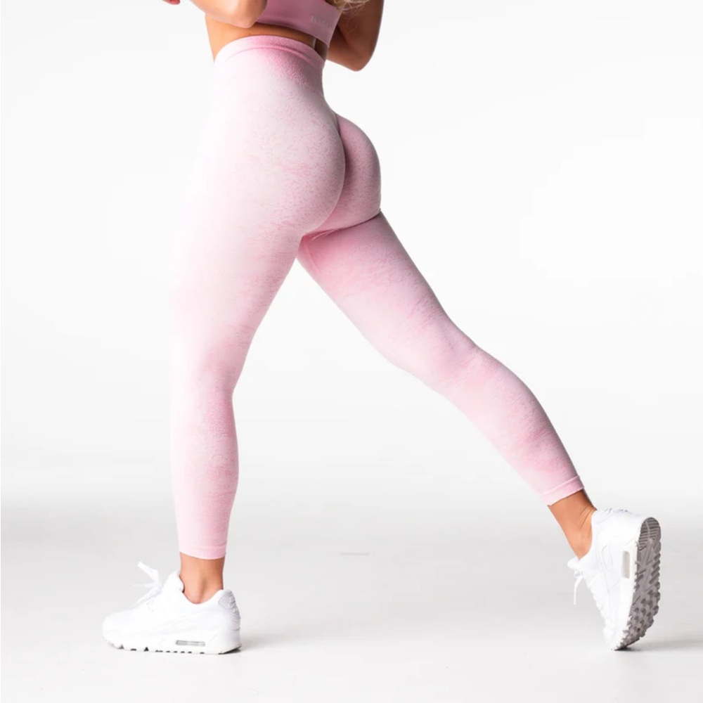 NVGTN Baby Pink Digital Seamless Leggings